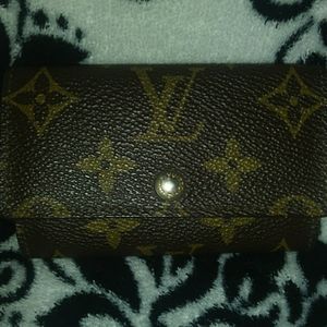 Louis Vuitton 6 key holder pouch